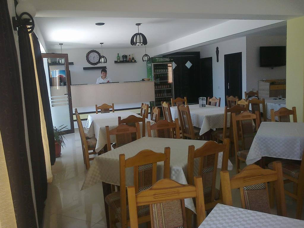 Vila Dora คอสติเนช ภายนอก รูปภาพ